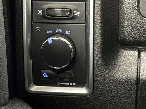 Used 2023 RAM 1500 Classic SLT image 22