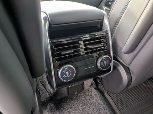 New 2026 Land Rover Range Rover SE image 13