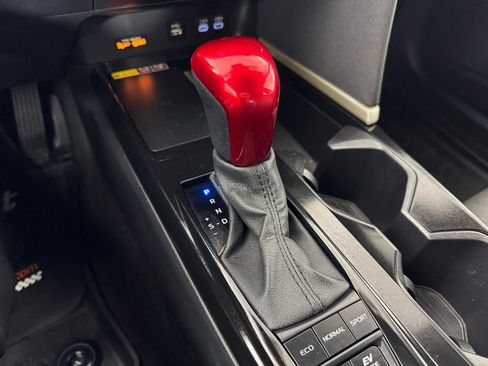 Used 2025 Toyota Camry LE image 21