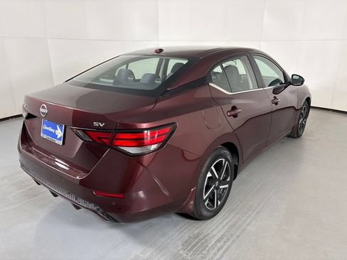 Used 2024 Nissan Sentra SV FWD image 8