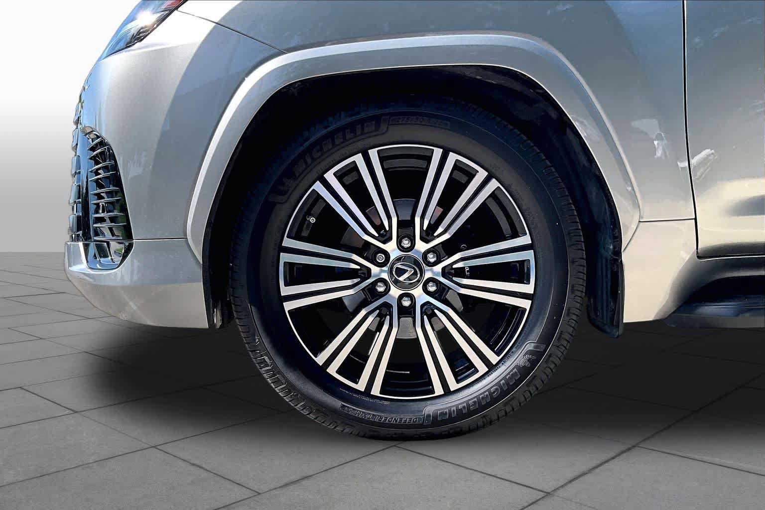 Used 2023 Lexus LX 600 4WD w/ Appearance Package image 9