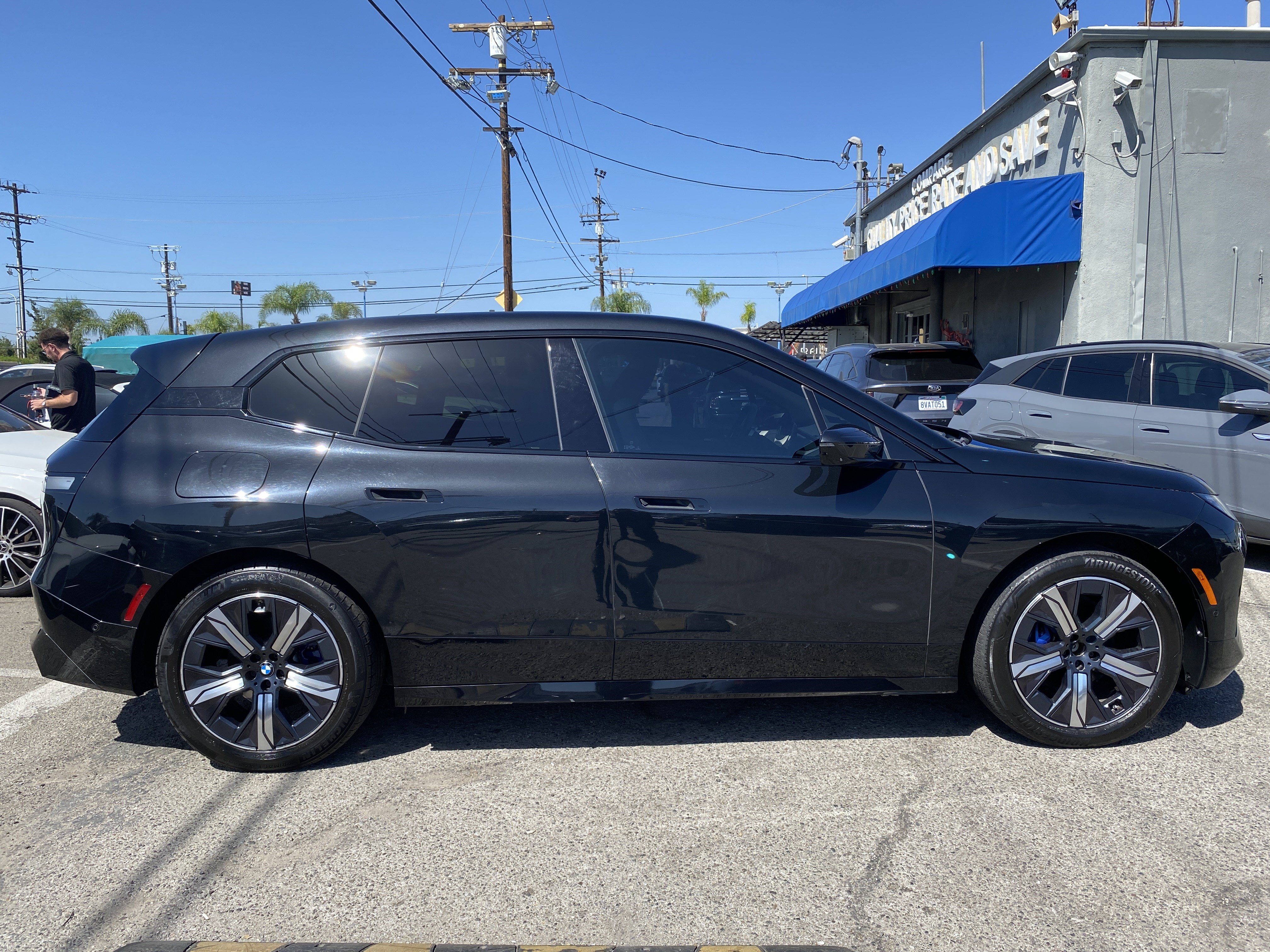 Used 2023 BMW iX xDrive50 w/ Premium Package AWD/4WD image 10