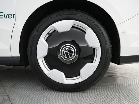 Used 2025 Volkswagen ID. Buzz Pro S image 9