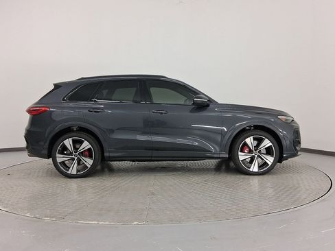 New 2025 Audi SQ5 Premium Plus image 8