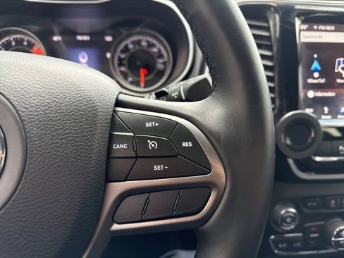 Used 2019 Jeep Cherokee Limited image 20