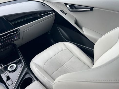Certified 2023 Kia Niro Wind w/ Wind Preserve Package image 11
