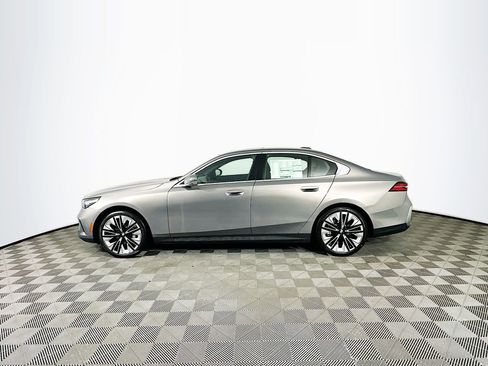 Used 2026 BMW 530i xDrive AWD/4WD image 5