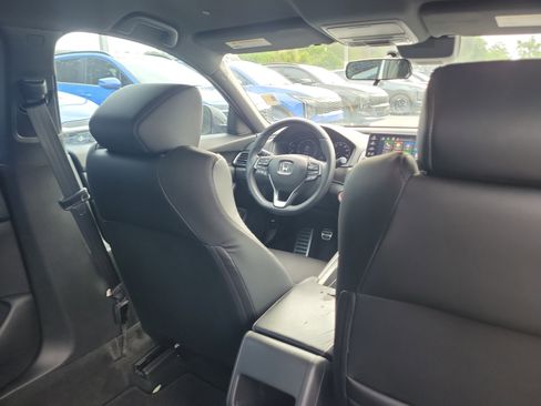 Used 2018 Honda Accord Sport image 13