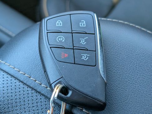 Used 2023 GMC Yukon AT4 w/ AT4 Premium Package image 30