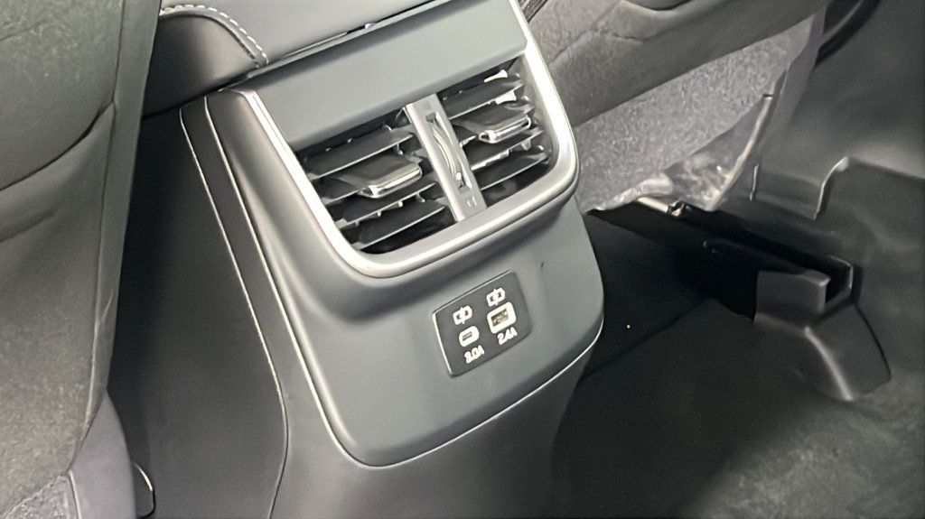 Used 2025 Subaru Legacy Premium AWD/4WD image 34