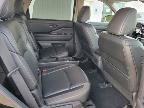 Used 2022 Nissan Pathfinder SL w/ SL Premium Package FWD image 26