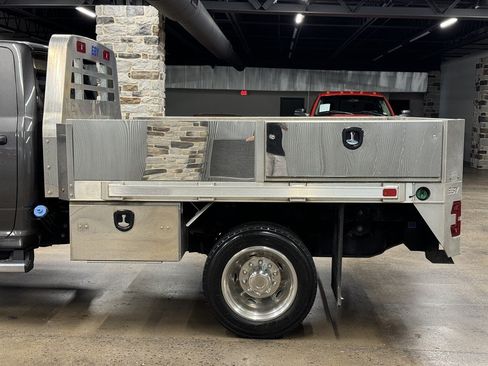 Used 2022 RAM 4500 Tradesman w/ Chrome Appearance Group AWD/4WD image 8
