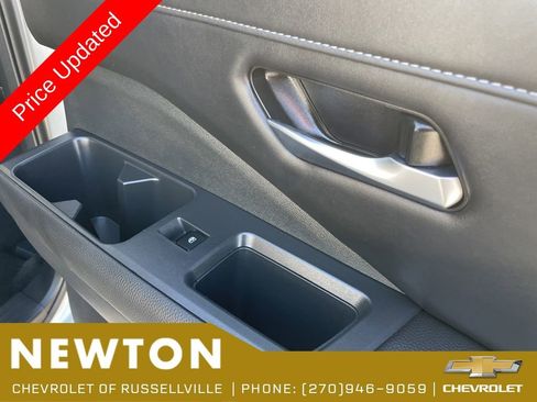 Used 2025 Nissan Pathfinder SL AWD/4WD image 42