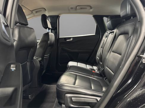 Used 2025 Ford Escape Platinum image 39