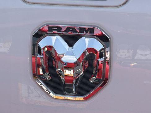 Used 2020 RAM 1500 Big Horn AWD/4WD image 9