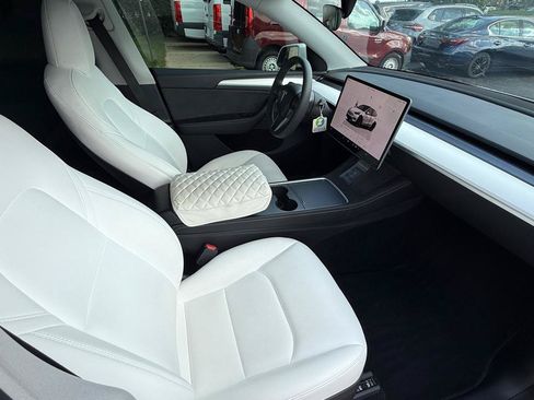Used 2023 Tesla Model Y Long Range AWD/4WD image 11