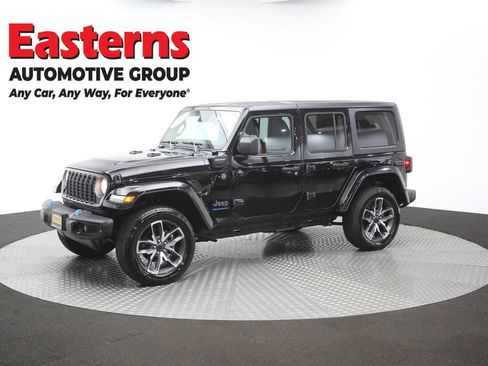 Used 2024 Jeep Wrangler Unlimited AWD/4WD image 57