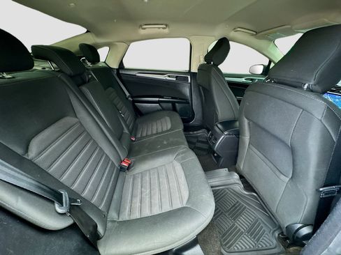 Used 2020 Ford Fusion SE FWD image 17