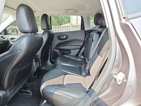Used 2020 Jeep Compass Latitude AWD/4WD image 12