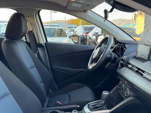 Used 2019 Toyota Yaris LE FWD image 10