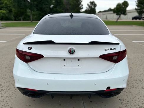 Used 2019 Alfa Romeo Giulia Ti Sport w/ Quick Order Package 22S Sport AWD/4WD image 7