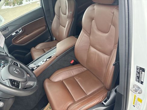 Certified 2024 Volvo XC90 T8 Ultimate w/ Protection Package Premier image 21