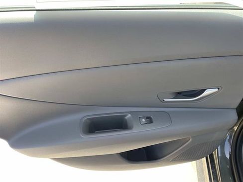 New 2026 Hyundai Elantra SE FWD image 21
