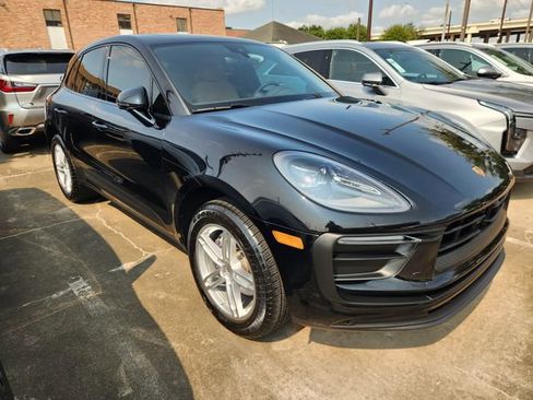 Used 2025 Porsche Macan AWD/4WD image 1