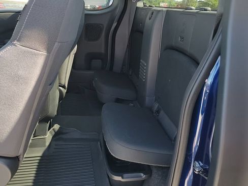 Used 2022 Nissan Frontier SV w/ Technology Package AWD/4WD image 8
