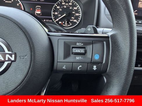 Used 2023 Nissan Rogue SV image 22