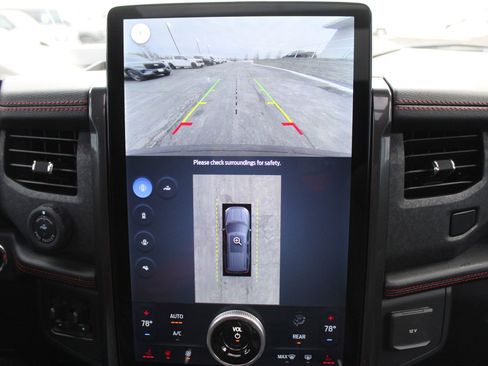 Used 2024 Ford Expedition Limited image 40