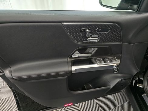 Certified 2025 Mercedes-Benz GLB 250 4MATIC image 27