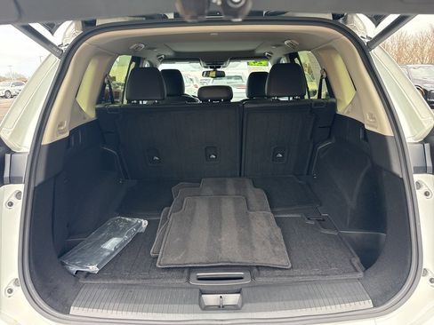 Used 2024 Nissan Rogue Platinum image 19