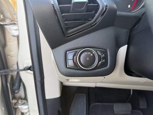 Used 2018 Ford Escape Titanium w/ Ford Safe & Smart Package image 12