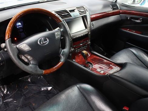 Used 2007 Lexus LS 460 RWD image 7