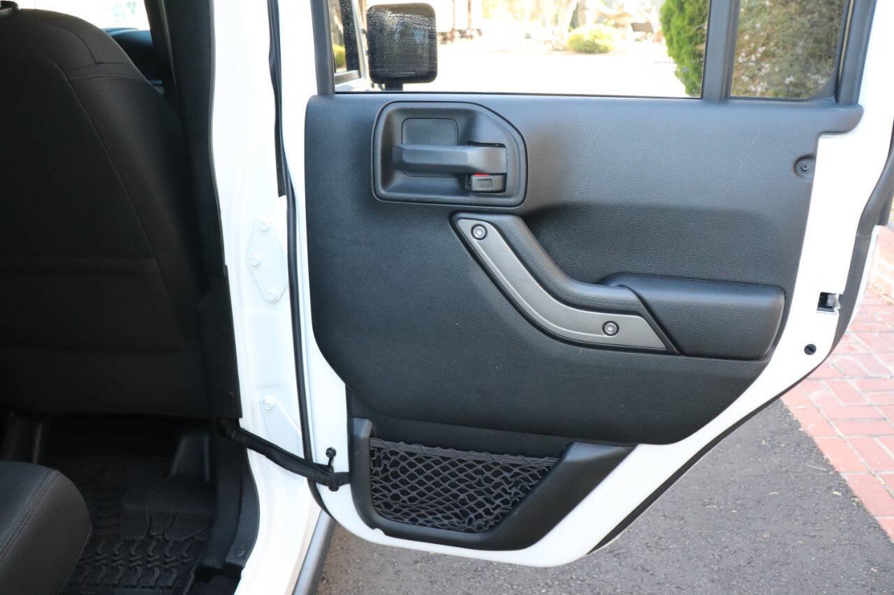 Used 2018 Jeep Wrangler Unlimited Sport S AWD/4WD image 33