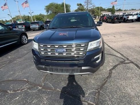 Used 2017 Ford Explorer XLT AWD/4WD image 9