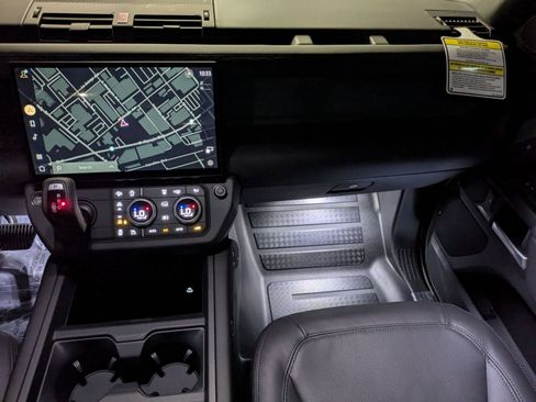 New 2026 Land Rover Defender 110 Trophy Edition AWD/4WD image 28