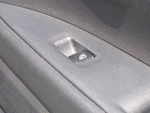 Used 2020 Mitsubishi Outlander SEL image 36