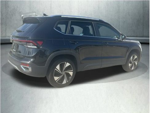Used 2026 Volkswagen Taos SE w/ Panoramic Sunroof Package AWD/4WD image 11