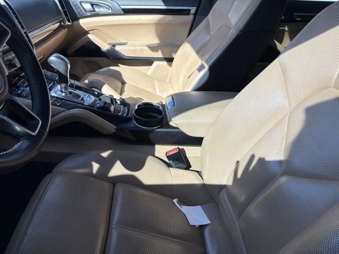 Used 2016 Porsche Cayenne image 7