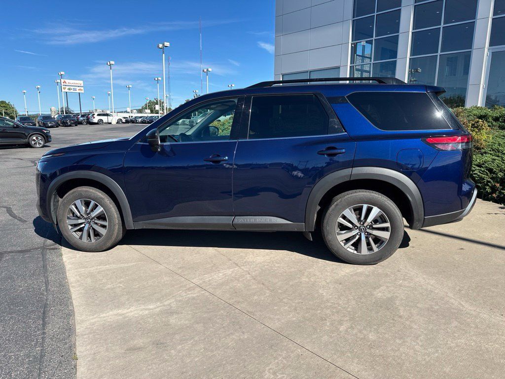 Used 2026 Nissan Pathfinder SL AWD/4WD image 9