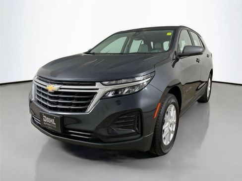 Used 2022 Chevrolet Equinox LS AWD/4WD image 4