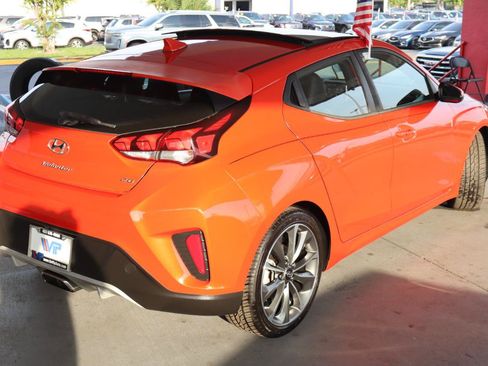 Used 2019 Hyundai Veloster 2.0 Premium FWD image 5