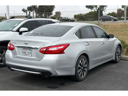 Used 2016 Nissan Altima 2.5 SV FWD image 5