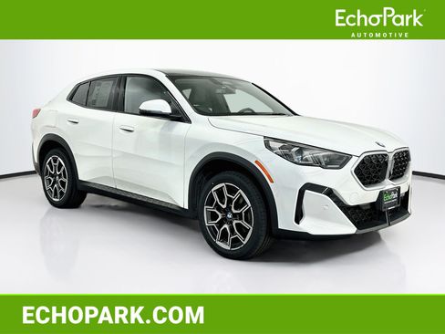 Used 2025 BMW X2 xDrive28i AWD/4WD image 1