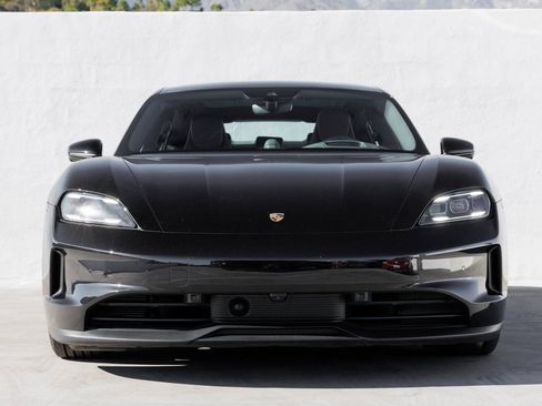 Certified 2025 Porsche Taycan image 10