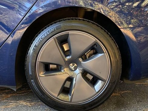 Used 2023 Tesla Model 3 Standard Range image 6