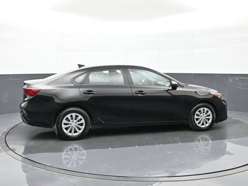 Used 2024 Kia Forte LX FWD image 5