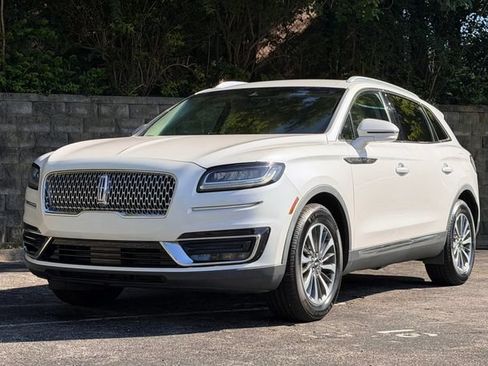 Used 2019 Lincoln Nautilus Select FWD image 11